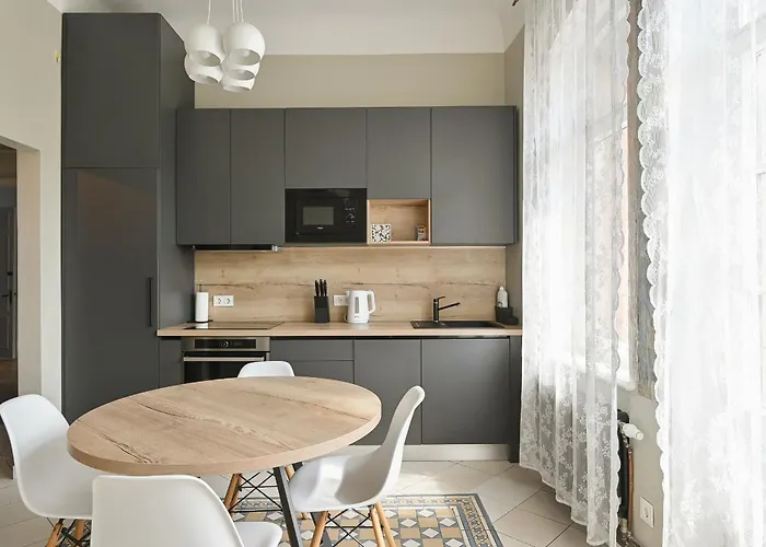 Appartement Modern In Historical Building With Car Parking! Riga