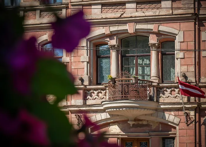 Appartement Modern In Historical Building With Car Parking!