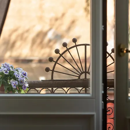 Modern In Historical Building With Car Parking! *