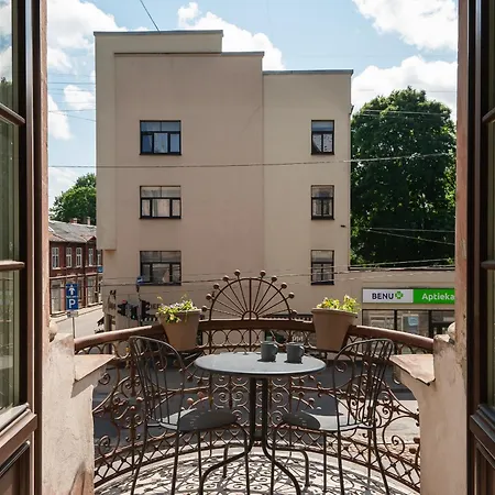 Modern In Historical Building With Car Parking! Lejlighed *
