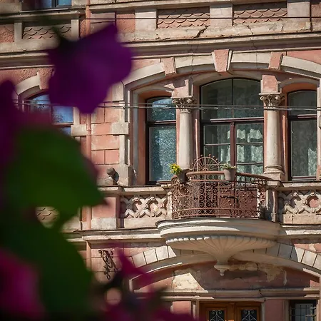 דירה Modern In Historical Building With Car Parking!