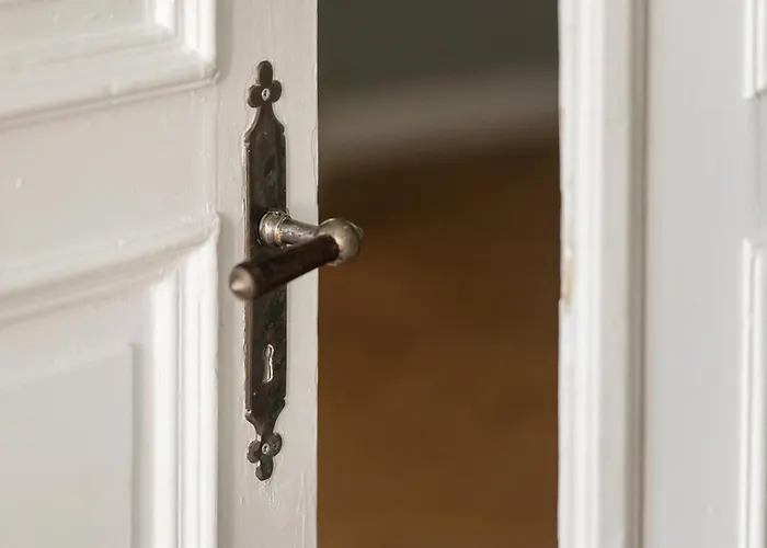 公寓 Modern In Historical Building With Car Parking!