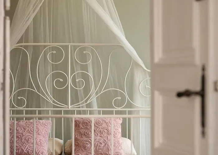 Modern In Historical Building With Car Parking!